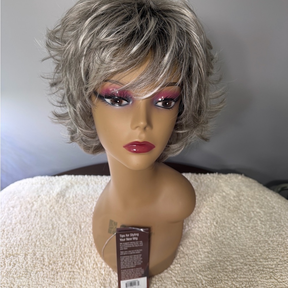 STYLE by Jaclyn Smith Synthetic Calla Wig Color Silver Starlet Size Average
